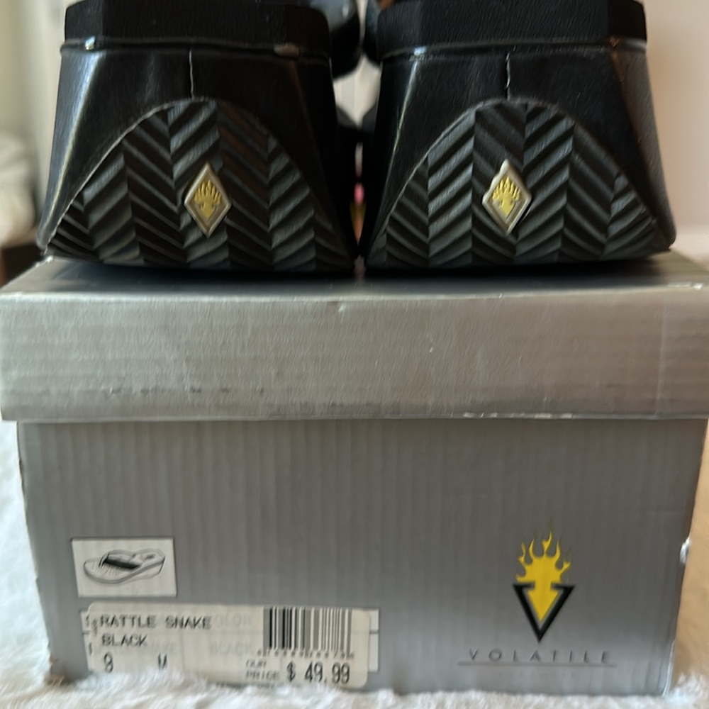 Volatile rattle snake black thong shoes, size 9 - Picture 4 of 5
